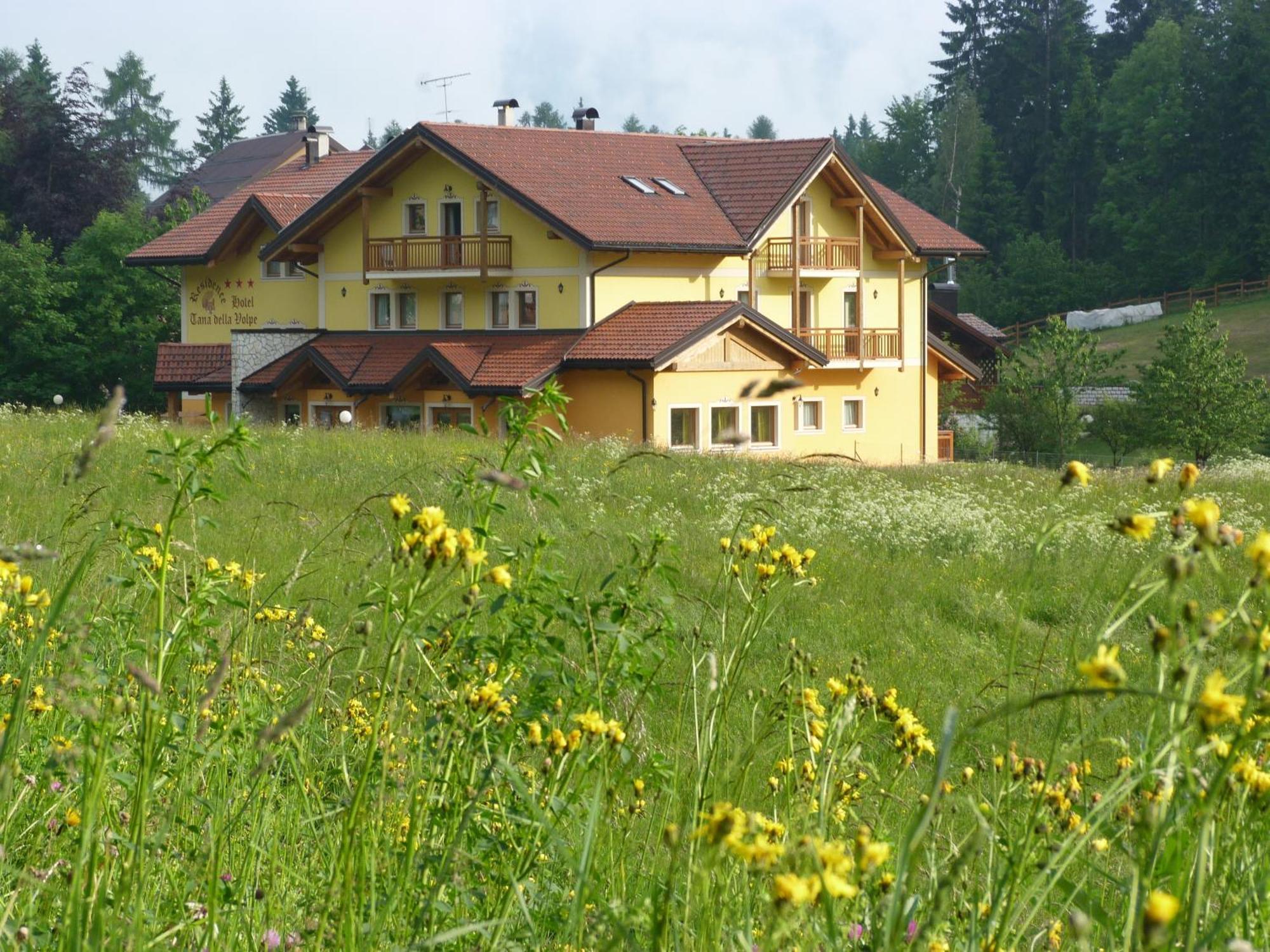 Aparthotel Tana Della Volpe Lavarone Exterior foto